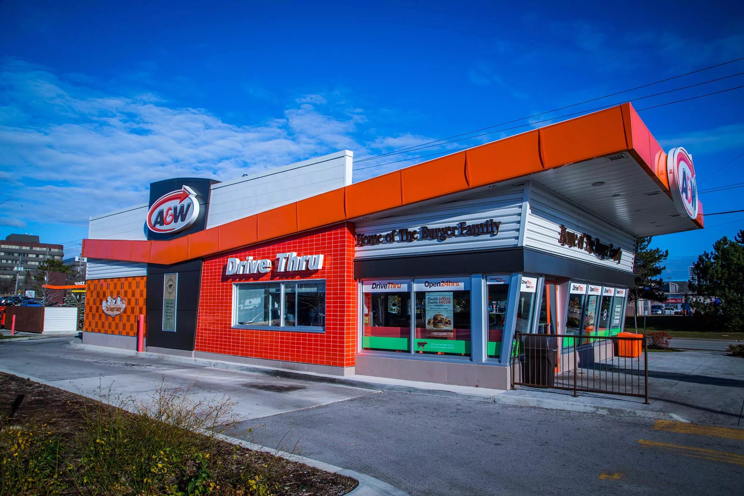 Drive thru. Макдональдс драйв. Drive-thru Restaurant. Drive thru MCDONALDS.