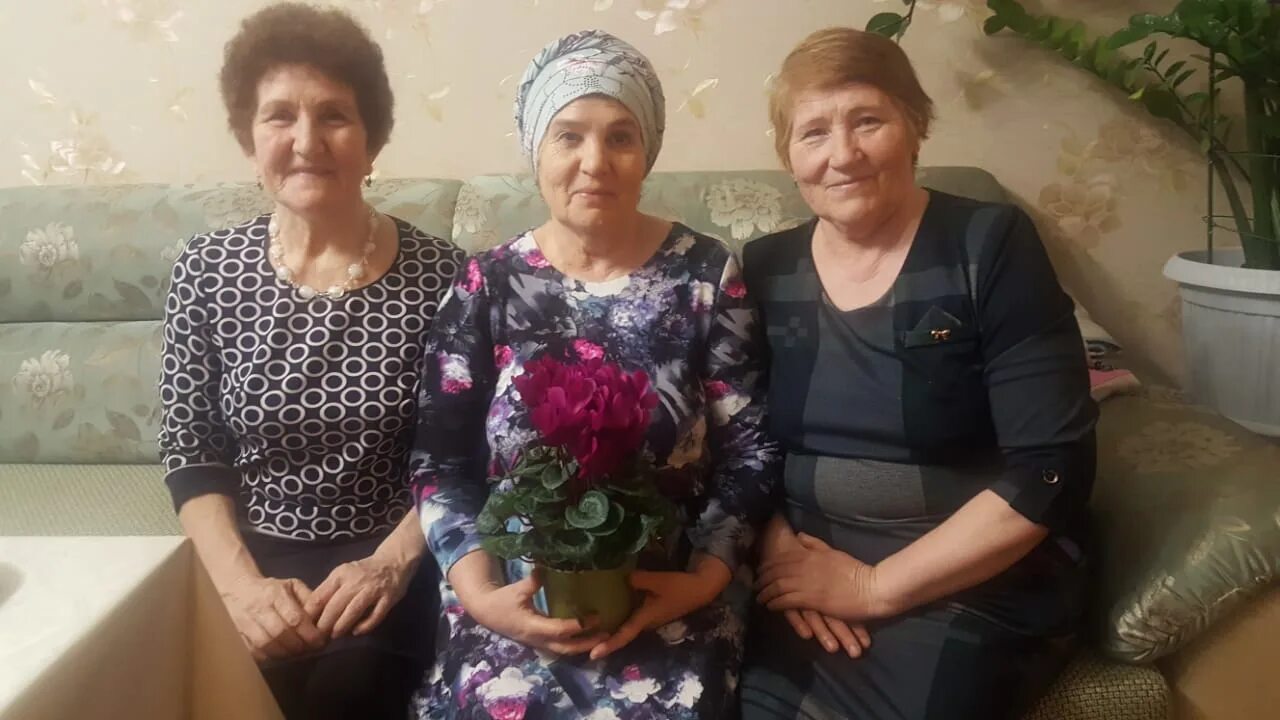 Нуриманова шарипова фэрзия вали уч асаново. Фәүзия бәйрәмова с семьей и детьми. В орске. Гульфия низамутдиновп д учасан стерлибашевский рн. Старый чаллы фэрзия апа.
