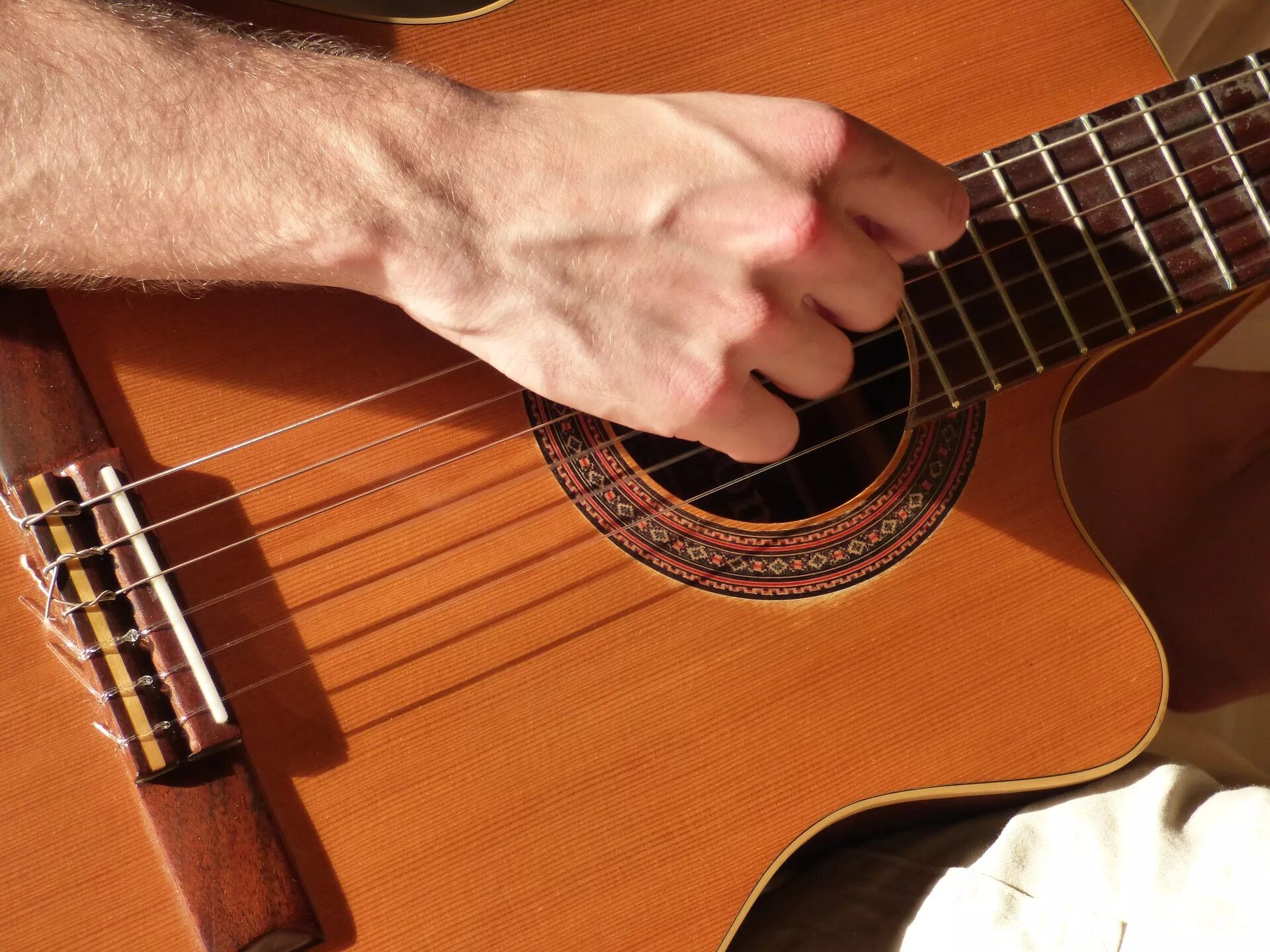 Урок гитары 3. Гитарные приемы. Гитара картина. Авторская песня инструменты. Фото гитары 6 струнной.