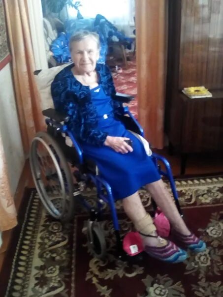 Бабушка со сломанной ногой фото.