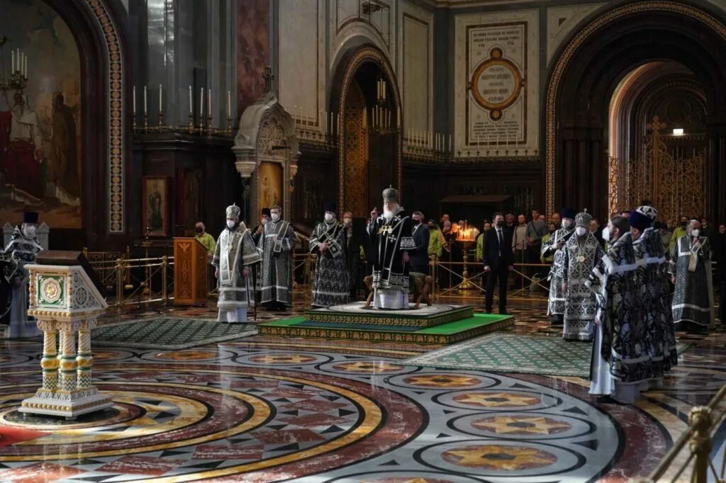 Боглужение напасзу в храме христа спасителя в москве. Святейший патриарх кирилл в храме узкое 2019. Пасхальная служба в храме христа спасителя 2015. Прямая трансляция из храма христа спасителя 2024. Храм христа спасителя похороны жириновского.