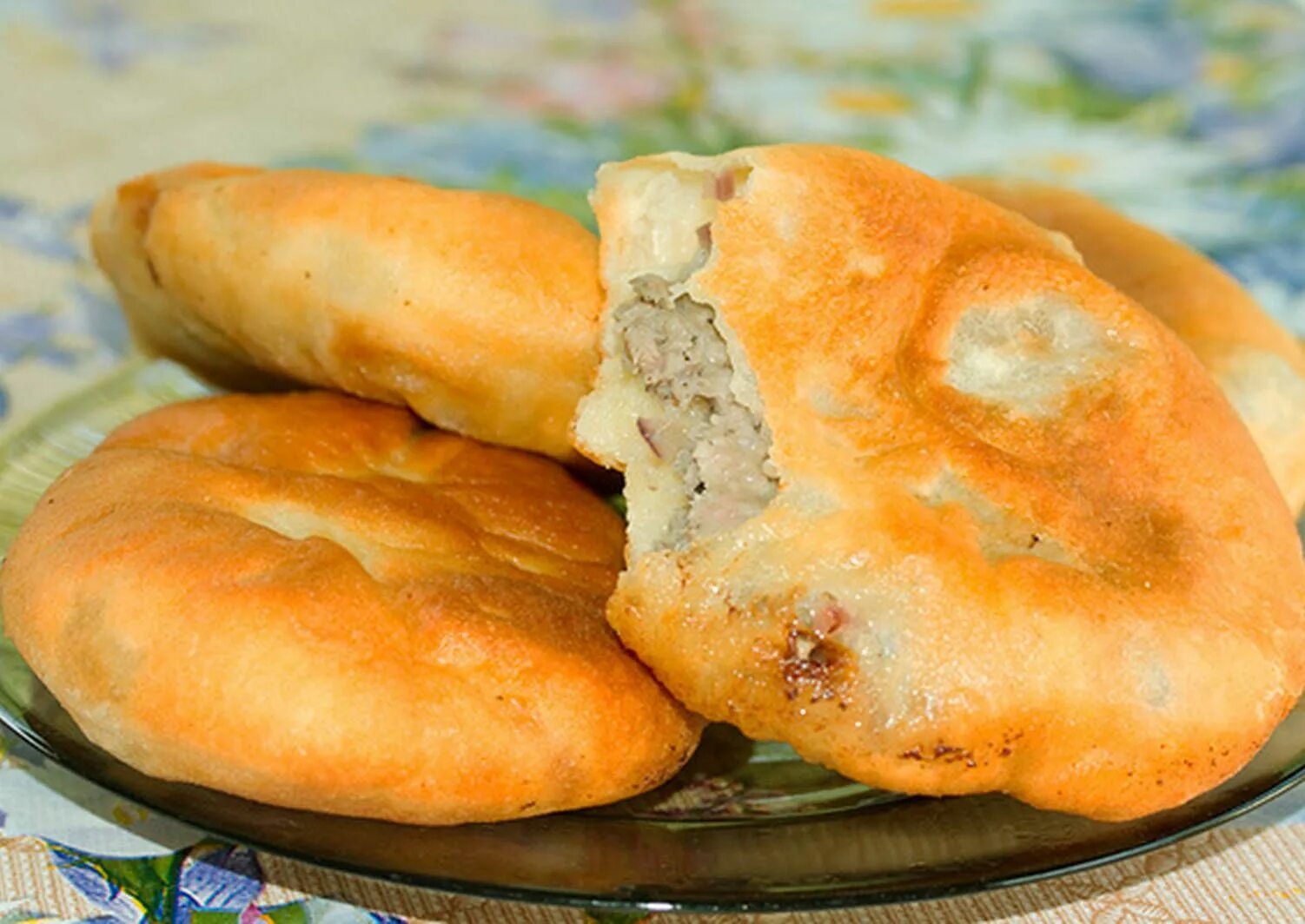 Кокроки. Пирожки с мясом жареные. Пирожки с ливером. Жареные пирожки ссмясом.