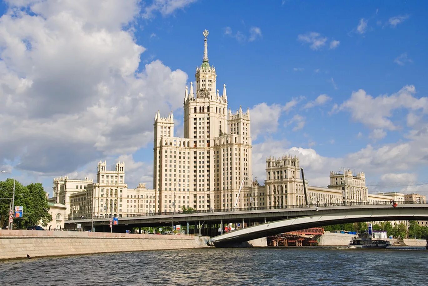 Здания сталинских высоток в москве