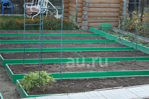 Чем огородить грядки на даче дешево