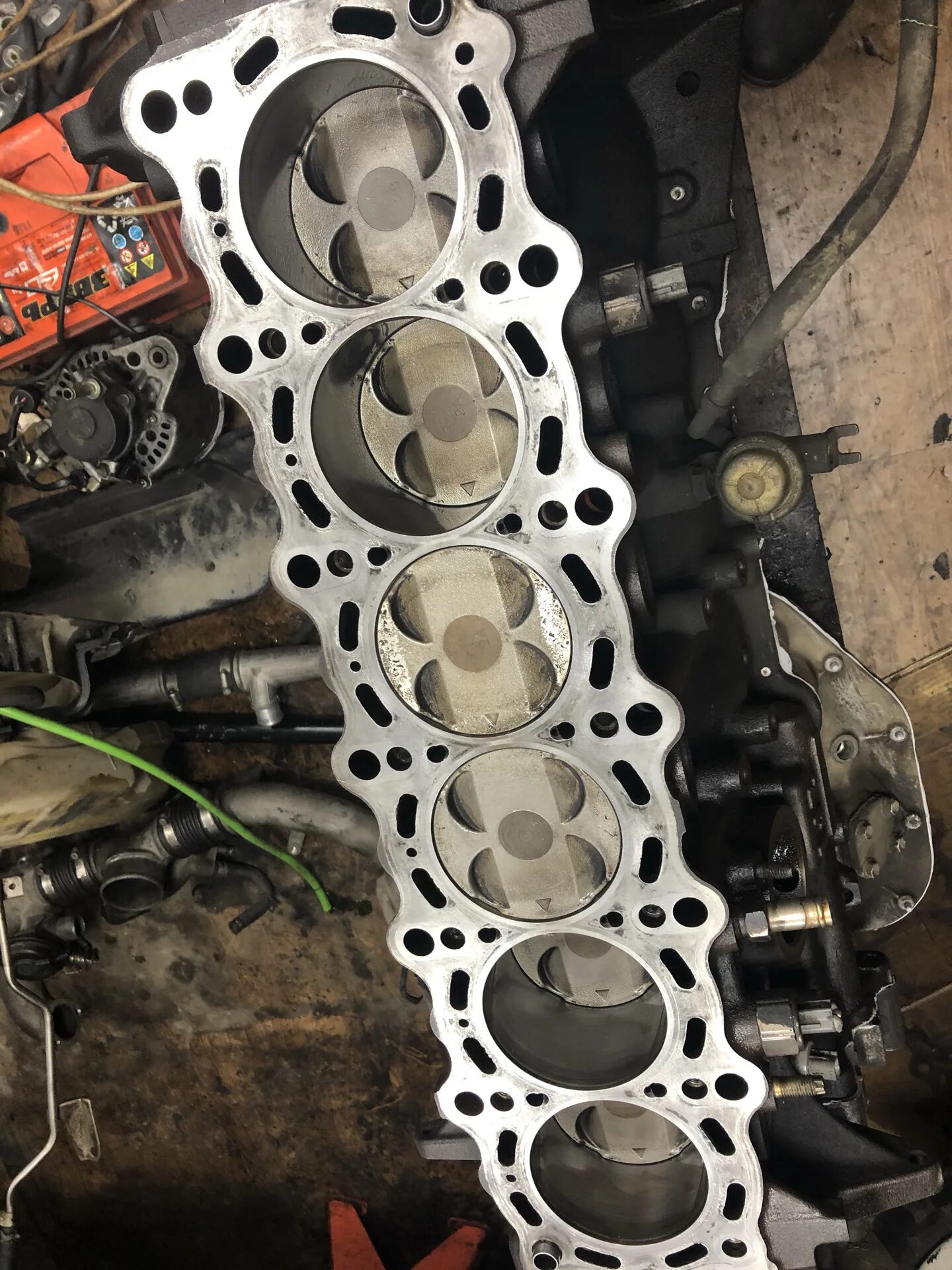 Блок 1jz ge. Блок цилиндров 1jz gte. блок 1jz gte tt. резьбовые заглушки блока 1jz gte. задиры в цилиндре 1jz gte.