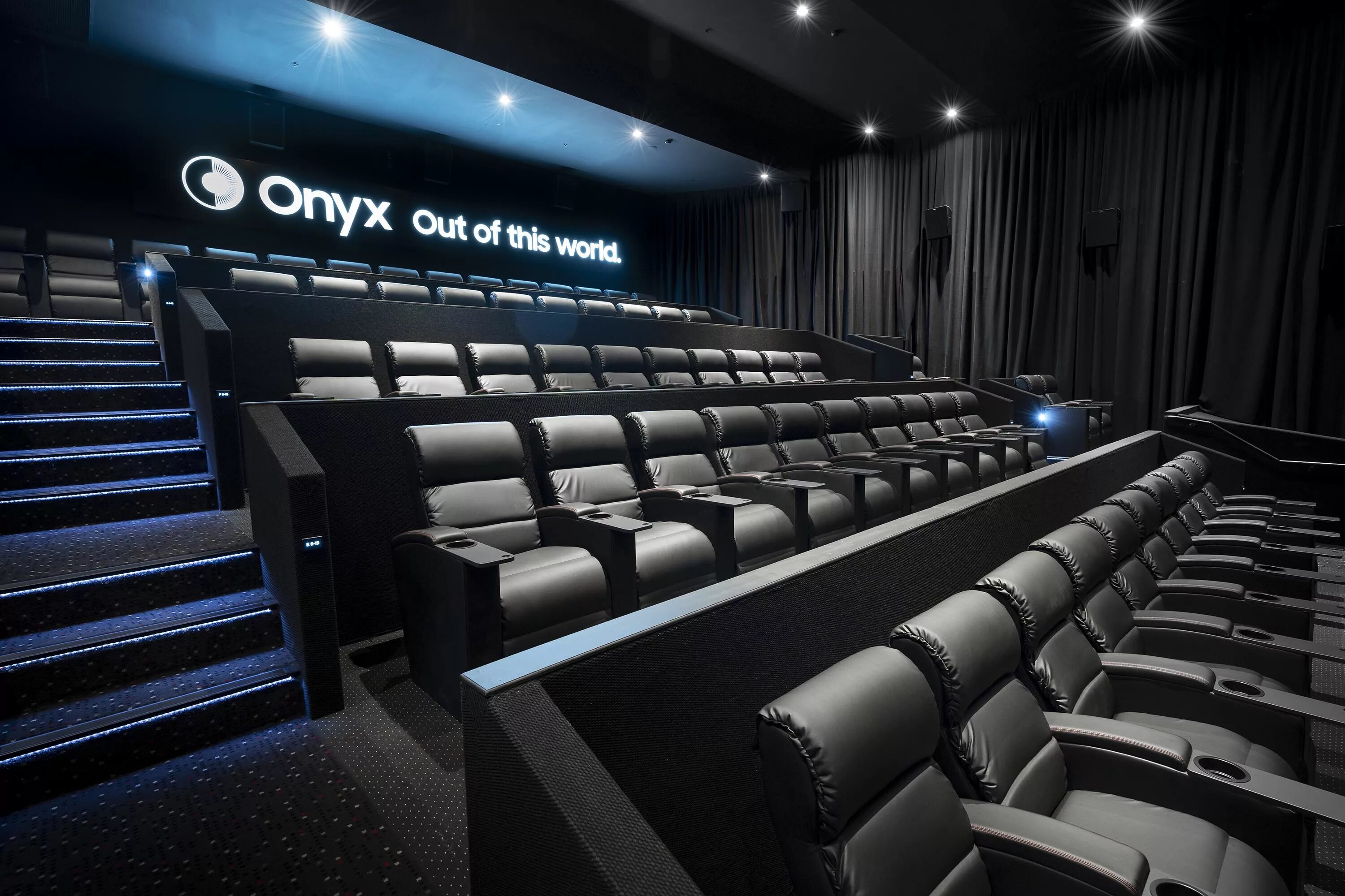 Samsung led Cinema. Samsung the Onyx. Dolby Atmos Европейский зал. Led кинотеатр. Киевская кинотеатр в европейском