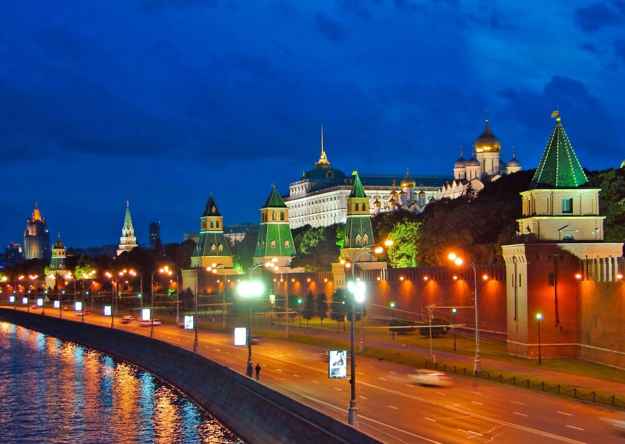 Трехрублевый вид Москва. Омск Кремль. Кремлҗ в Москве. Ярославль Кремль. Места которые представляют россию