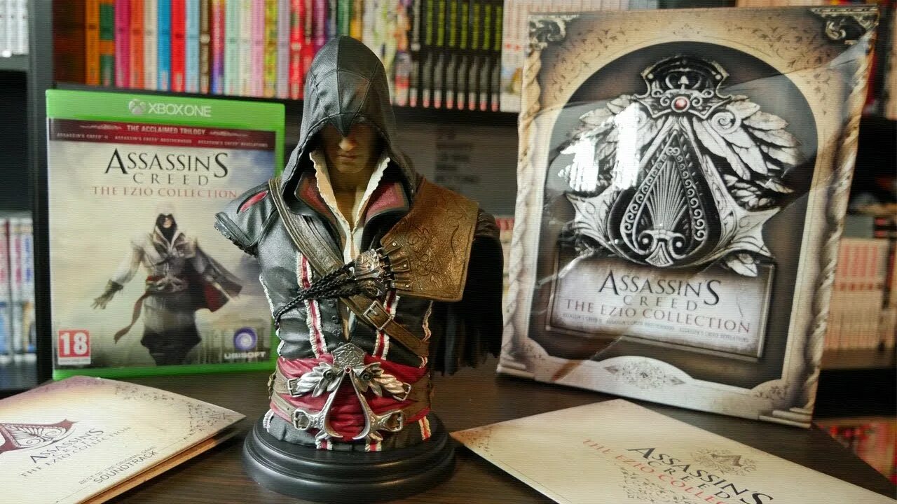 Assassin s ezio collection. Assassin’s Creed the Ezio collection. Assassin's Creed 2 коллекционное издание. Подарочный набор ассасин. Коллекционное издание 2011 Эцио.