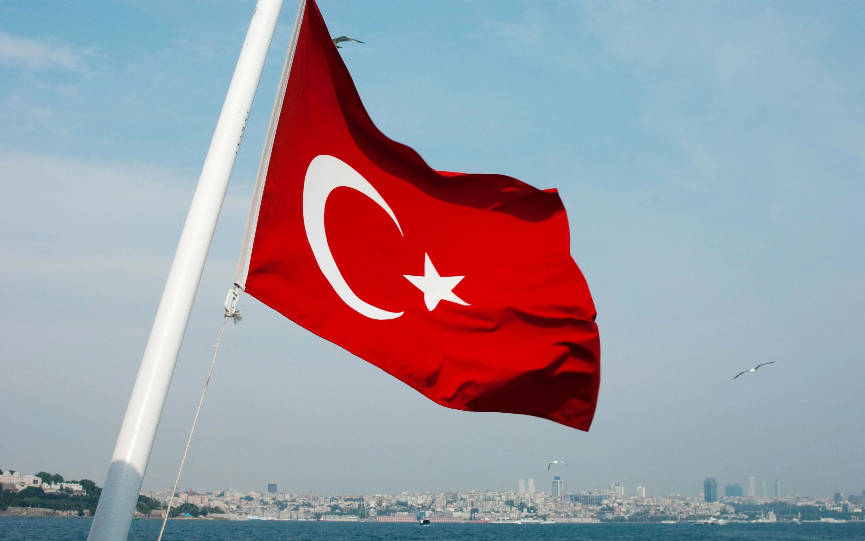 Политики турции фото. Россия турция флаги. Турция планирует. Море в турции 2022. Флаг турции.