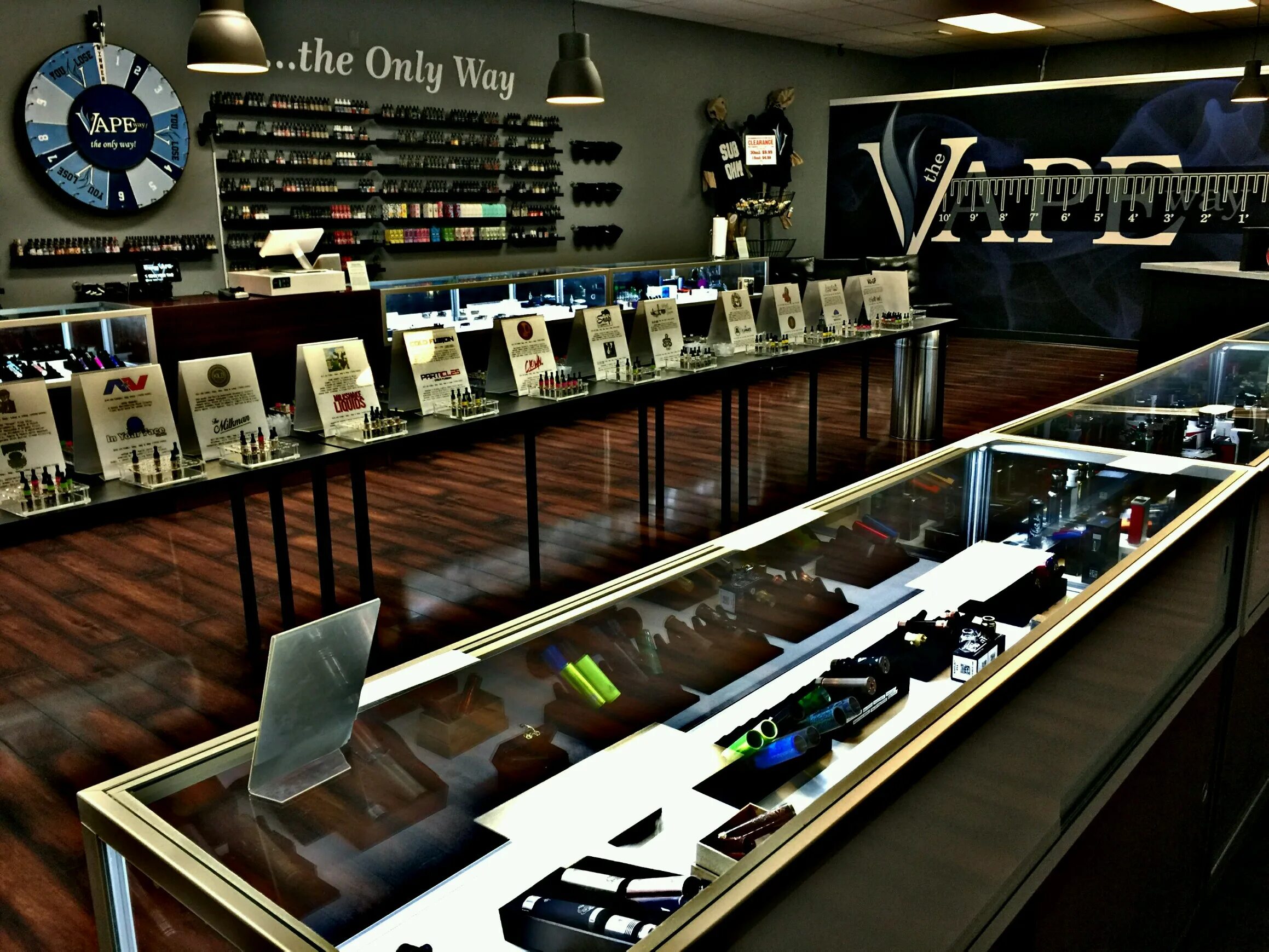 Магазин вейпов. Vape shop Симферополь. Вейп шоп Симферополь. Эксклюзивные вейпы. Vape shop трамплин.