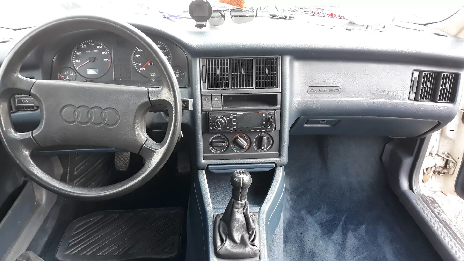 Ауди 80 б4 почему. Audi 80 салон. Ауди 100 b3 салон. Audi 80 b3 Interior. Ауди 80 б4 переходная.