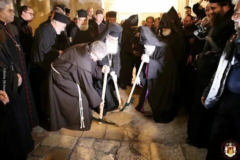 Открыли гроб господний