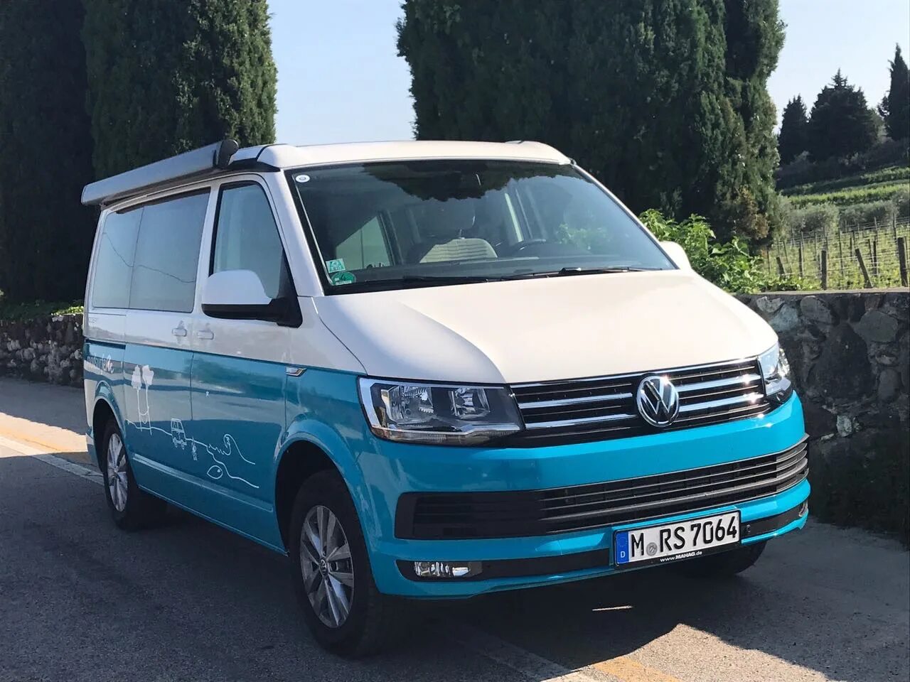 Volkswagen t6. Фольксваген Мультивен т5. Фольксваген Мультивен т6 белый. Volkswagen Multivan t5 двухцветный. Авито куплю фольксваген т5 бу