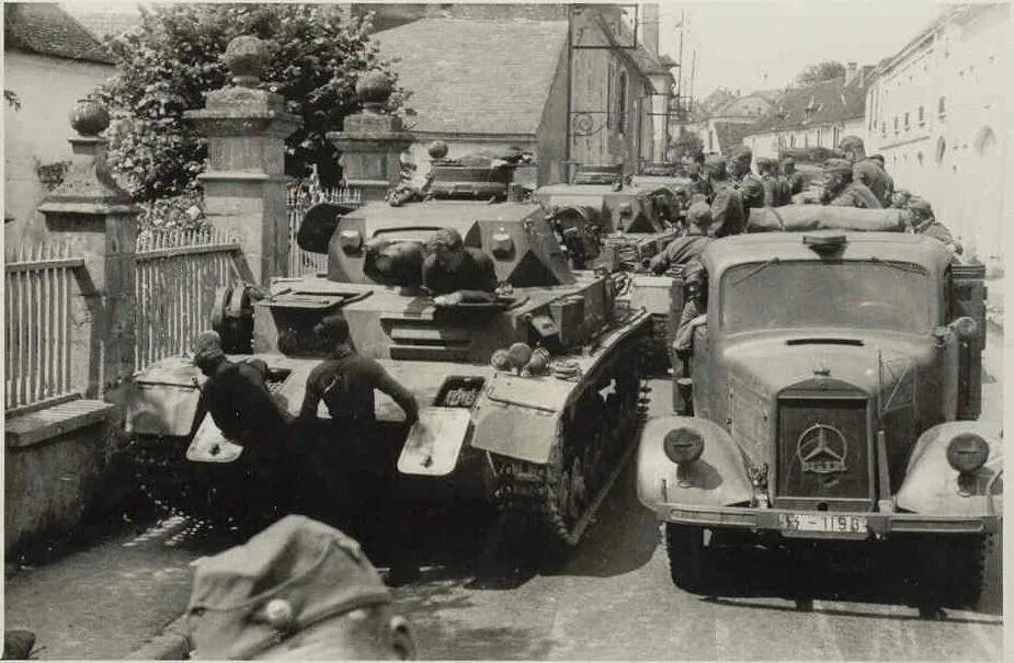 Белосток 1941. Немецкий мерседес 1941. mercedes-benz l3000. немецкий мерседес второй мировой. мерседес 1941 вермахт.