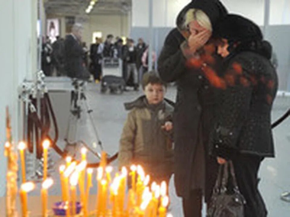 Взрыв в аэропорту Домодедово 2011. Теракт 24 января 2011 аэропорт Домодедово. Кто умер в больнице после теракта