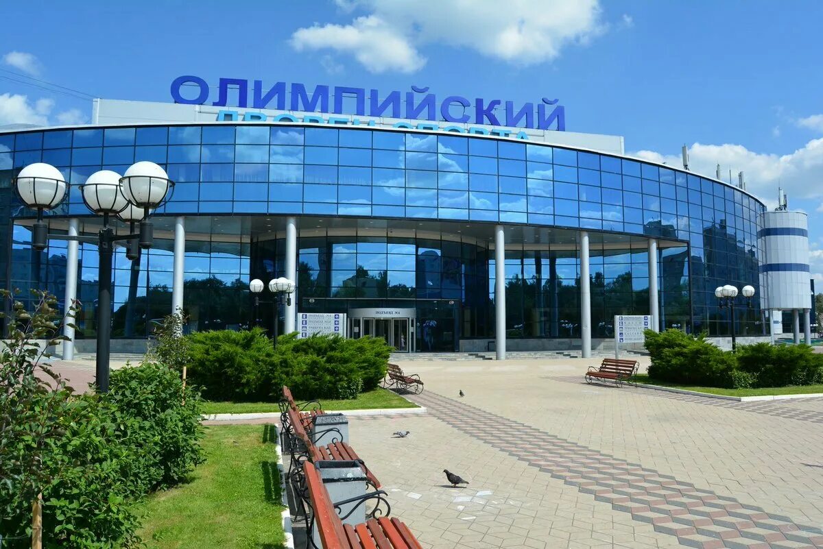 Роман Терюшков поздравил с 15-летием коллектив Дворца спорта "Олимпийский" в Чех