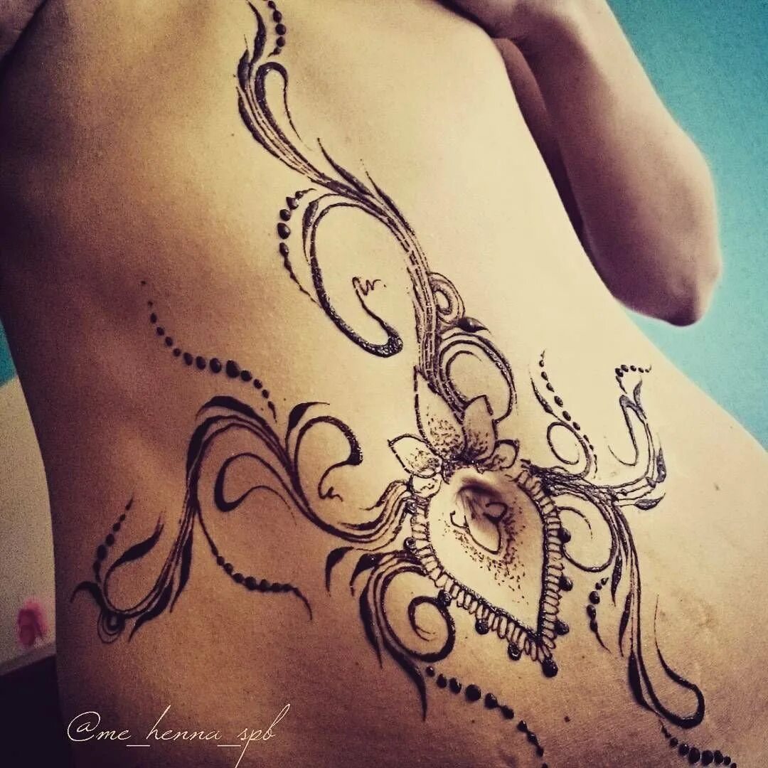 Рисунки тату хной для девушек. Мехенди на спине. Тату узоры на животе для девушек. Хна для рисования на теле. Рисунок тату на теле.