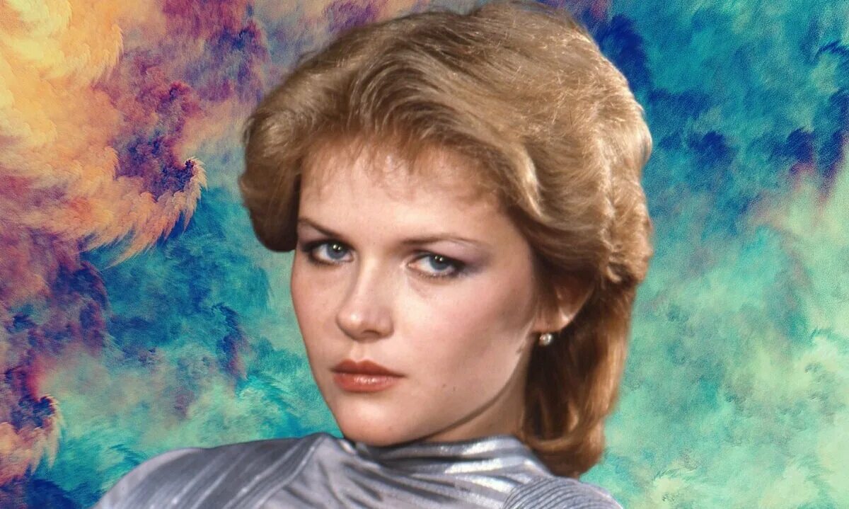 Чародеи песни. Исполнительница песен в чародеях. Александра яковлева экипаж. Ведьма и речка чародеи песня. Александра яковлева актриса.