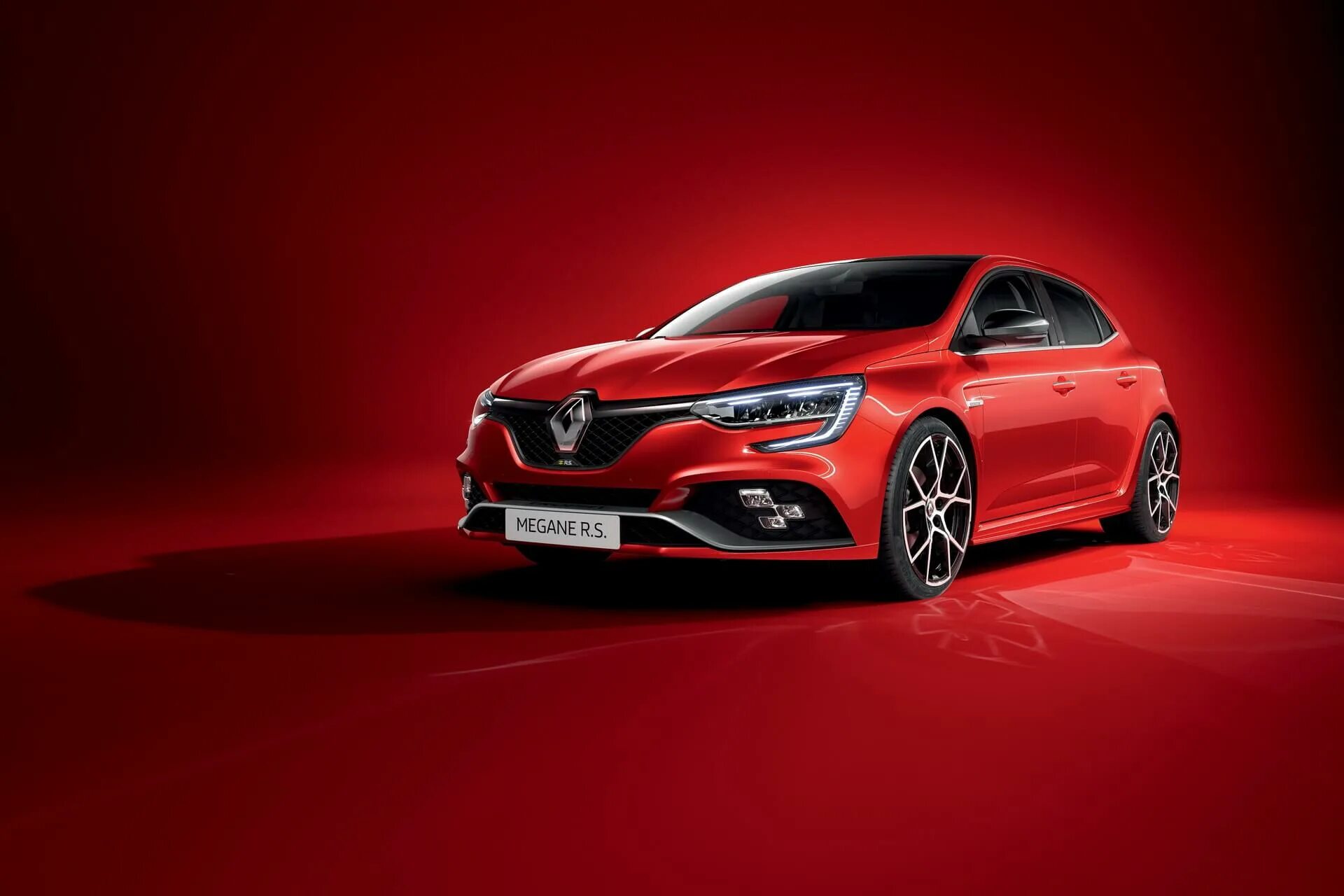 Прощание с культовым Renault RS: грустный (и огромный) фотопост