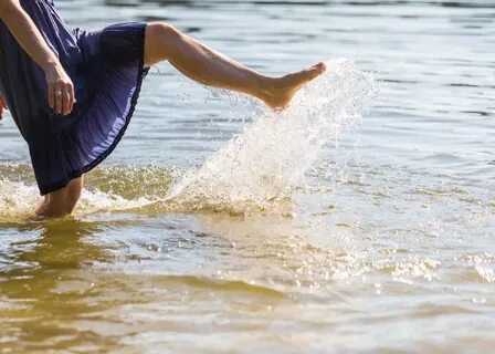 В воду одетый