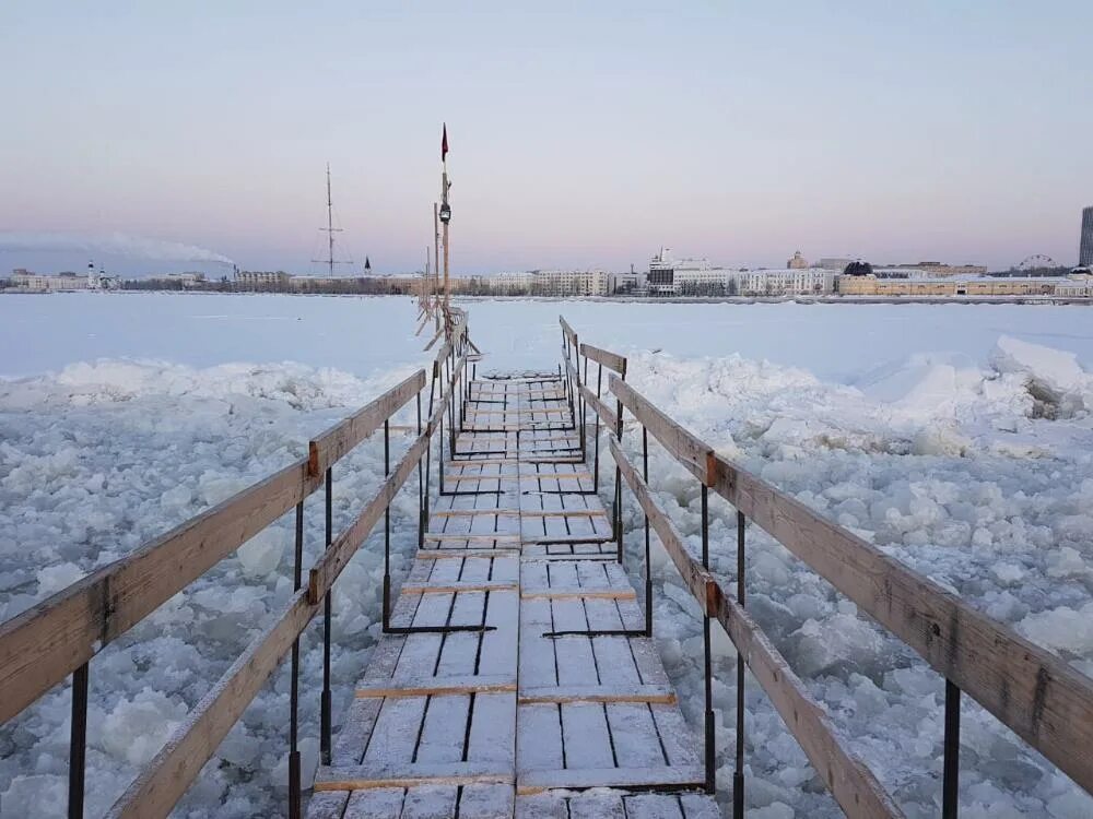 Переправы архангельск. Пешеходная ледовая переправа Архангельск Кегостров. Переправа на Кегостров. Кегостров Архангельск. Остров Кего Архангельск.