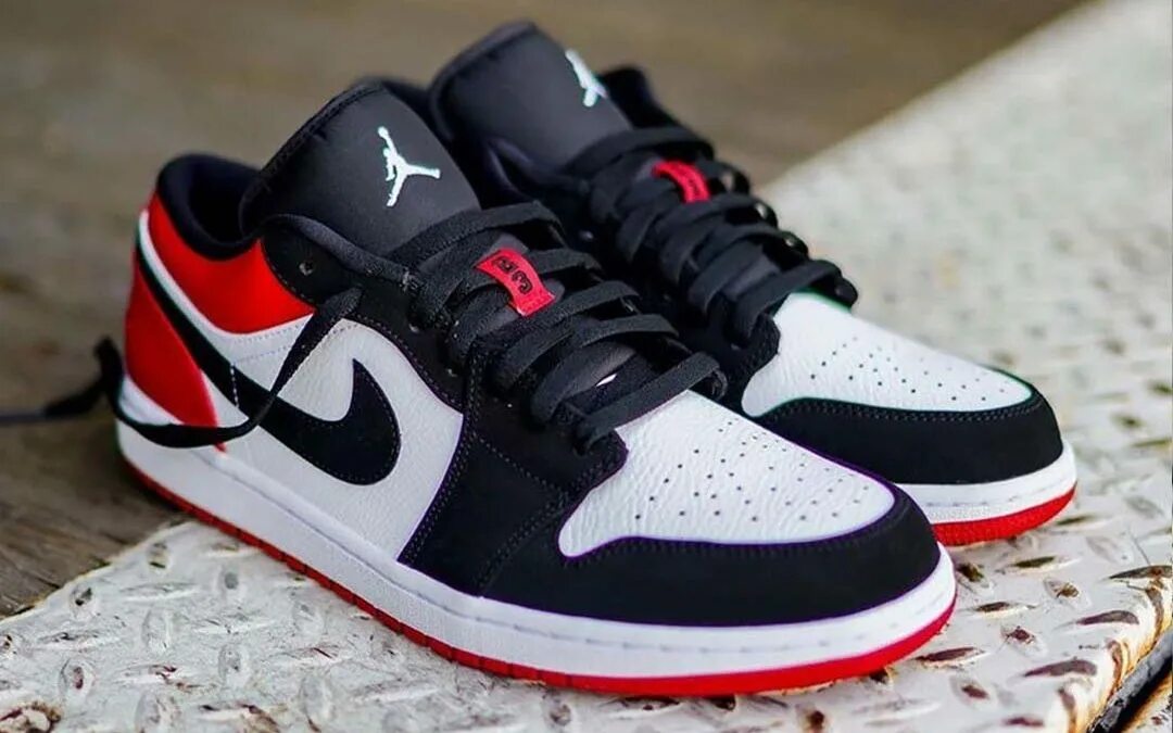 Nike Air Jordan 1 Low Black Toe. Nike Air Jordan 1 Low черные. Nike Air Jordan 1 Low Black. Nike Jordan 1 Low. Низкие джорданы 1