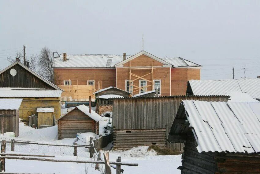 Коми республика , пос. Щельяюр церковь кирика и иулиты. Коми республика , пос. Щельяюр. Река печора щельяюр.