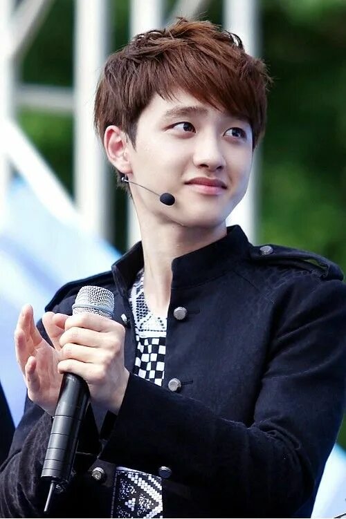 D o system. D. Exo по отдельности. Кенсу из exo. Дио из ехо улыбка.