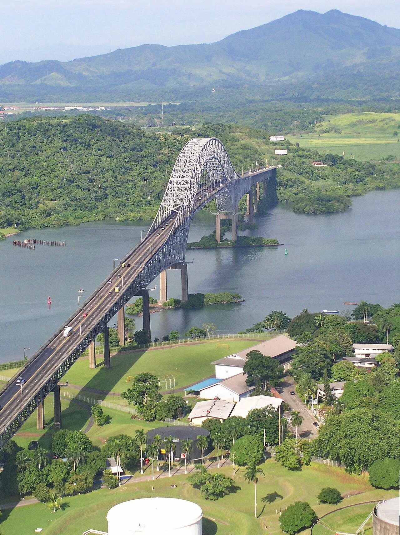 Сколько мостов в америке. Панамский канал. Мост Атлантико Панама. Панамский канал мост. Панамский канал Панама.
