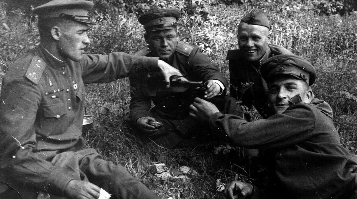 Русские солдаты ВОВ 1941-1945г. Фронтовые 100 грамм. Свитан о ситуации на фронте