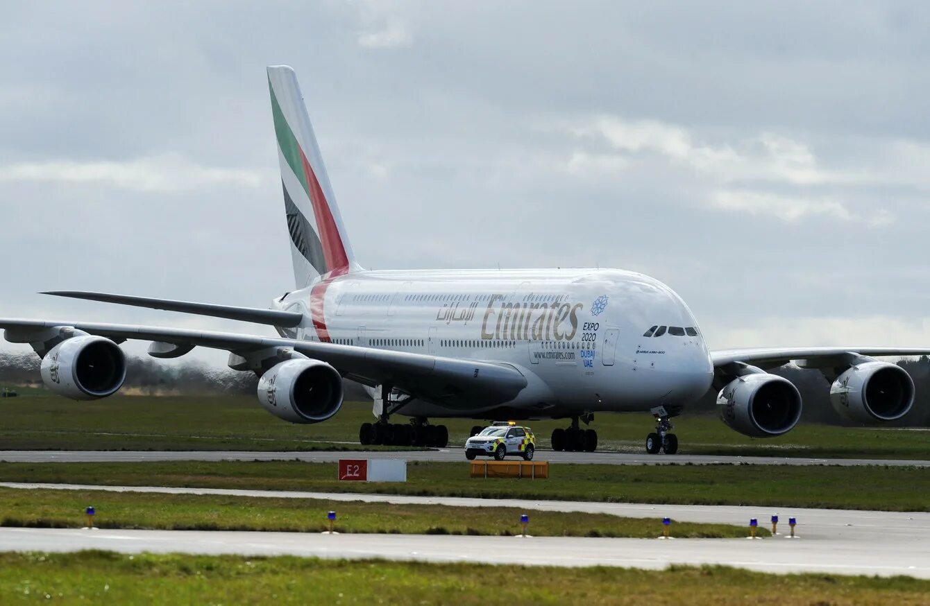 Airbus a380. Airbus s380. Airbus a380-700. Airbus a380x. Двухпалубный самолет а380.