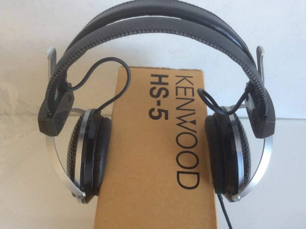 Наушники hs 5. Hs-208 наушники беспроводные. Beyerdynamic lagoon anc traveller. Наушники dark project hs-3. Наушники для звукозаписи.