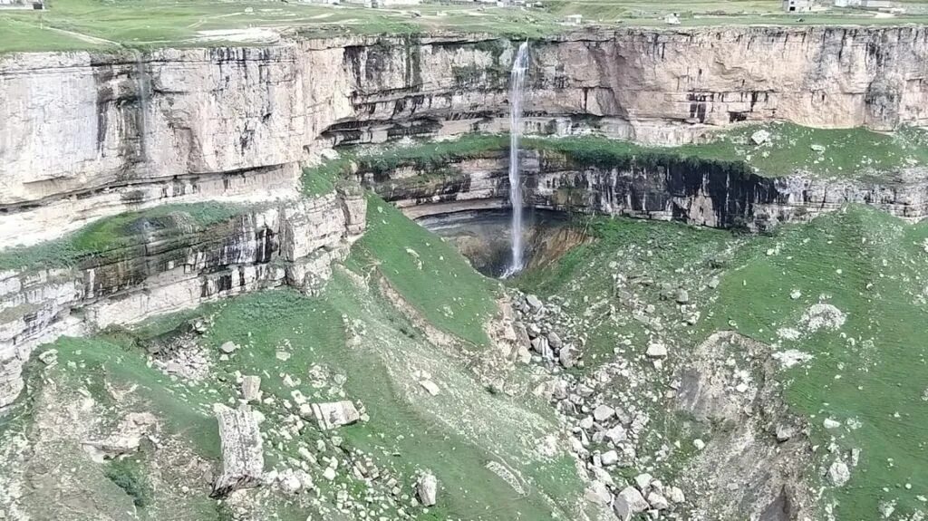 Мах дагестан. Мах дагестан. Гамсутль дагестан фото. Горный пейзаж дагестана. Махи идрисов.