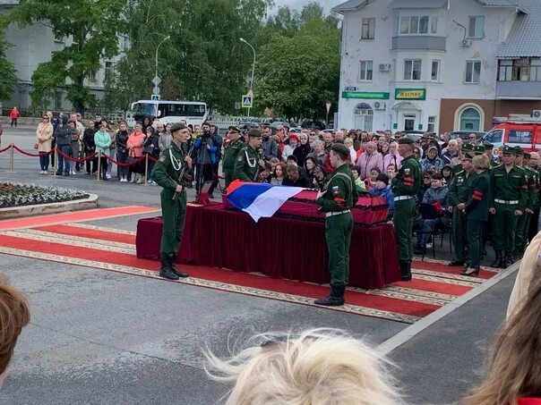 Прощание 28. Воинское прощание. Прощальная панихида по погибшим в Кяхте вчера.