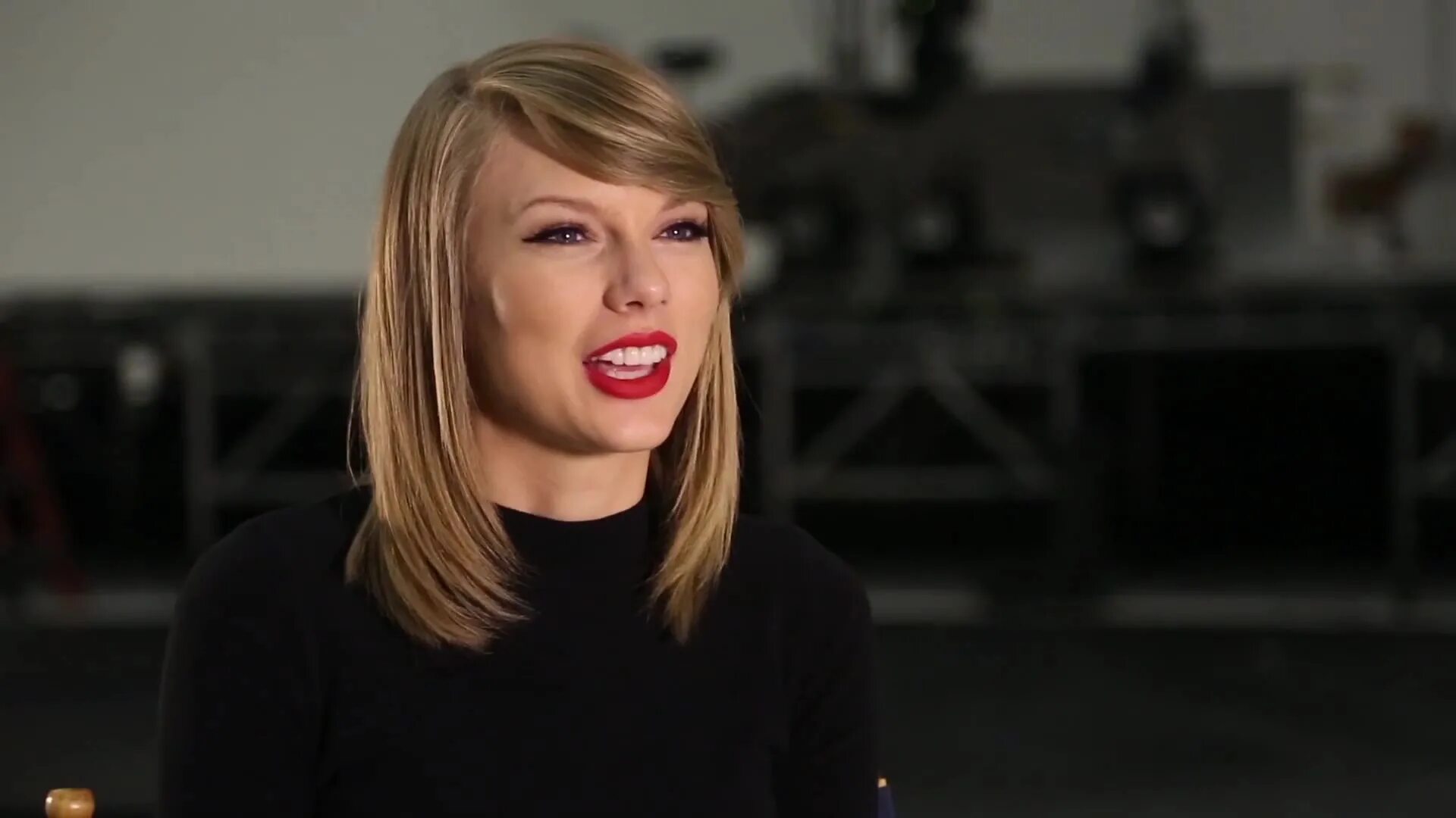 Taylor swift shake it. Taylor swift shake it off. тейлор свифт шейкит оф. тейлор свифт shake it off клип. фото тейлор shake it off.
