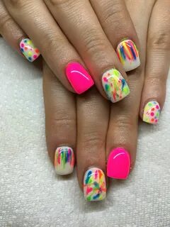 Дизайн маникюра на короткие яркие