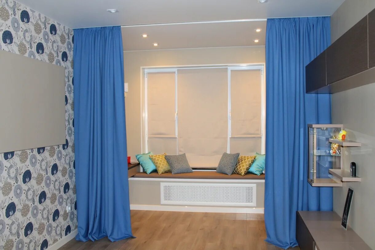 Синие занавески в литературе. Опустите пожалуйста синие шторы. Штора цвет "синий". Синие портьеры. Занавес открывается.