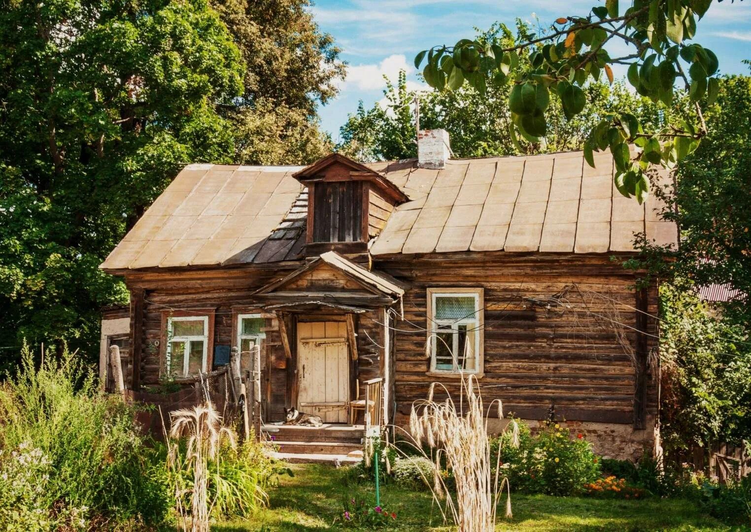 Как выглядят деревня дома. Деревня деревня старый домик. деревенский дом 124. деревенские дома. деревянный деревенский домик.