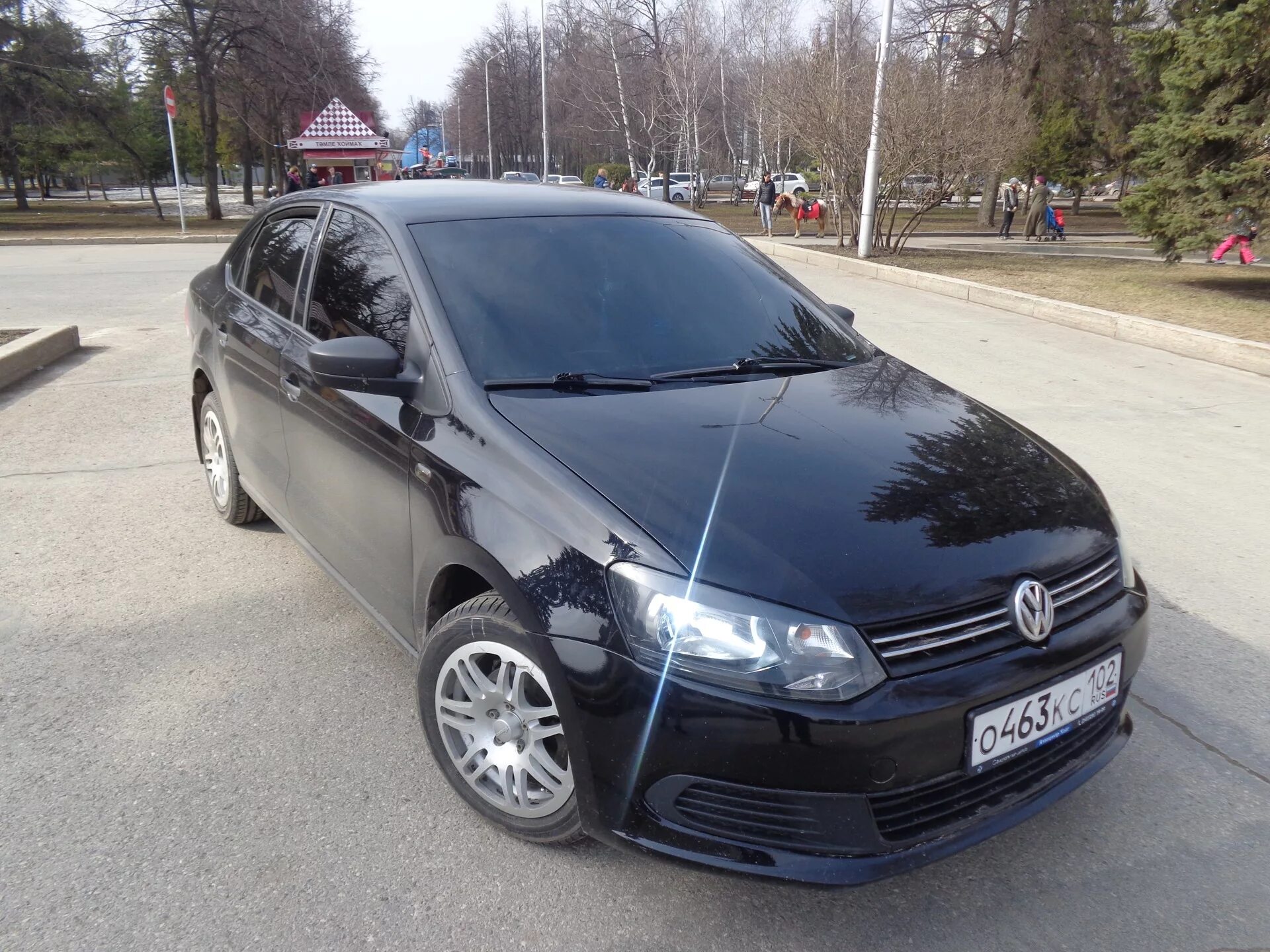 Тонировка поло. Фольксваген поло 2021 черный тонированный. Volkswagen Polo sedan тонированный. Фольксваген поло 2021 тонированный. Фольксваген поло седан черный тонированный.