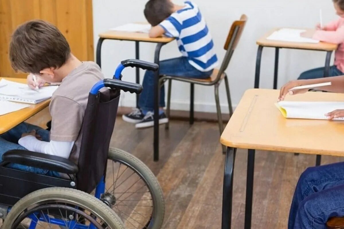 Школа для инвалидов. Дети с особыми возможностями в обучении. Инклюзивное образование. Дети с особыми возможностями в обучении. Школы для детей с ограниченными возможностями.