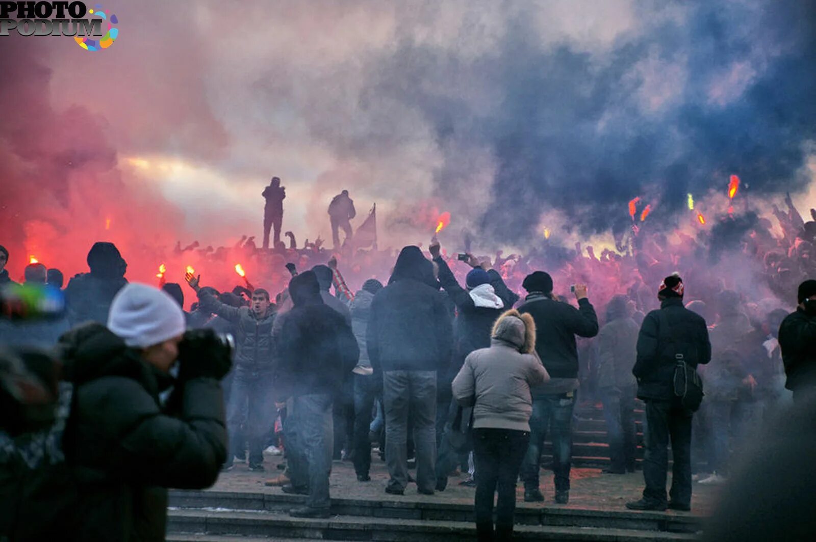 15 декабря 2010. Беспорядки на манежной площади 2010. манежная площадь 2010. манежная площадь 2010 революция. манежка 2010 беспорядки.