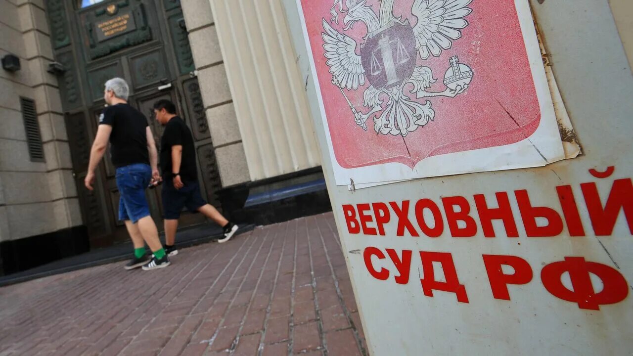 Власти аннулировали. Дворкович. Власти аннулировали. Лукашенко с пистолетом. Власти аннулировали.