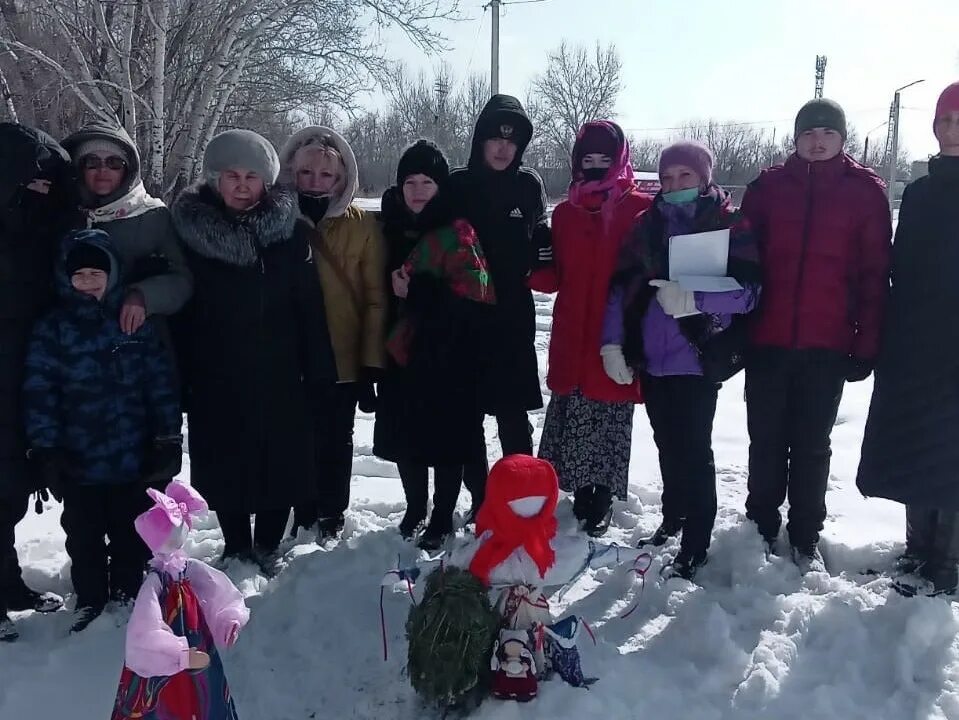 Рубцовск инфо. Рубцовск новый год. Проводы зимы в рубцовске. Проводы зимы рубцовск. Масленица во дворе дома.