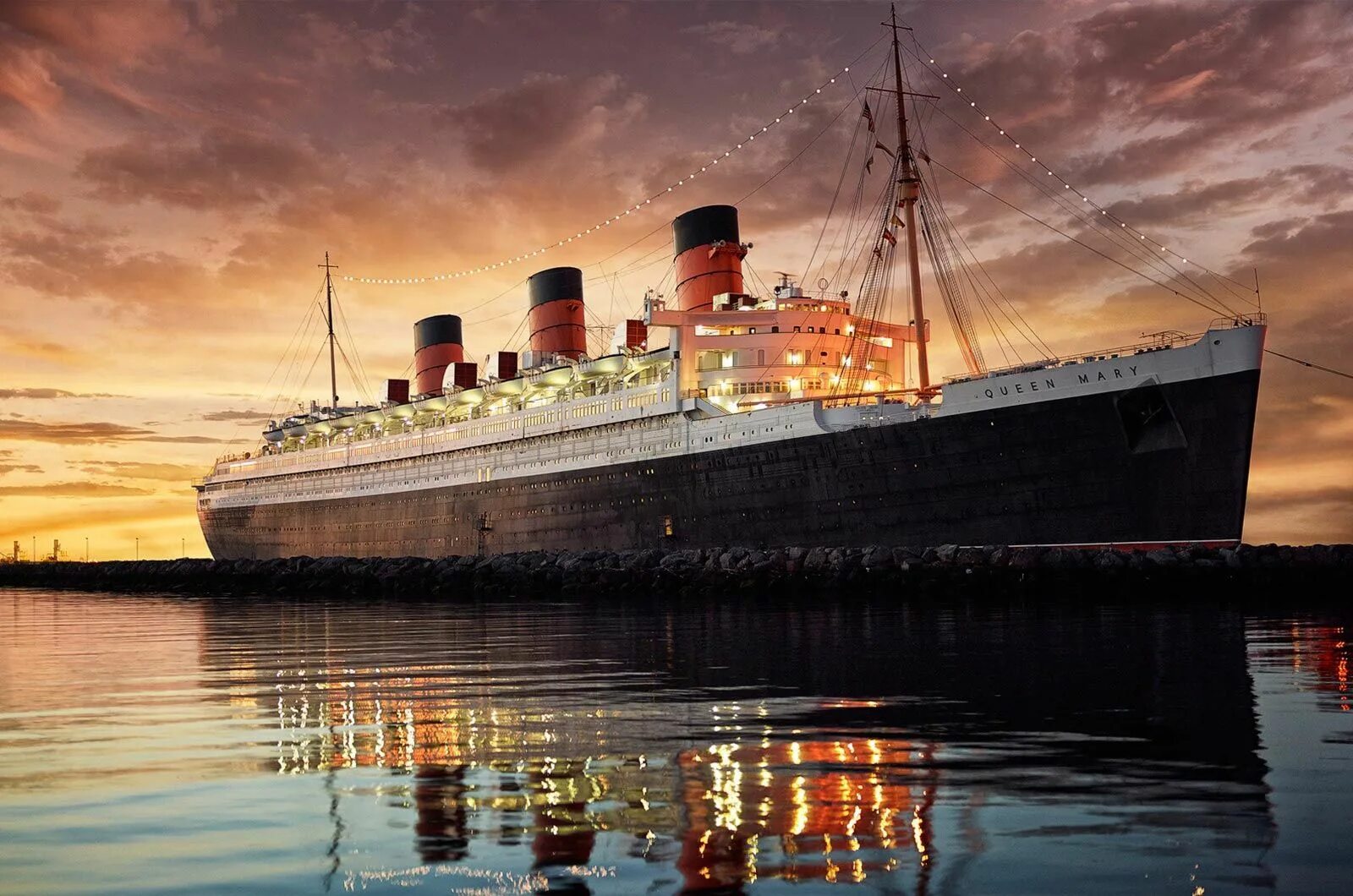 RMS Queen Mary. Лайнер Queen Mary.