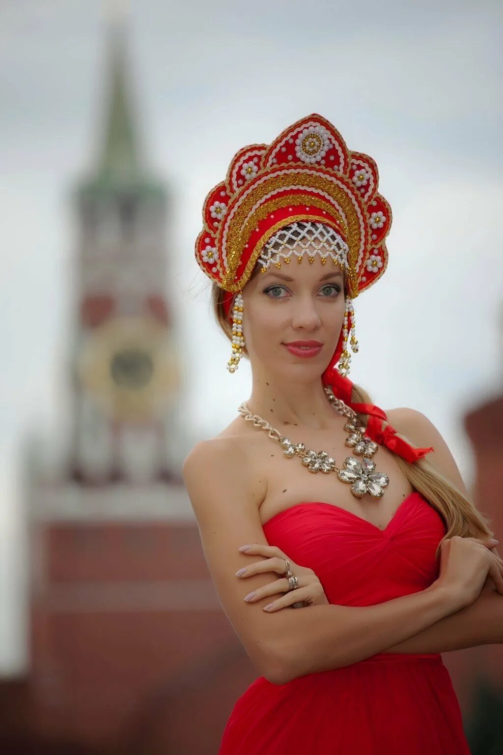 Как звали девицу красавицу