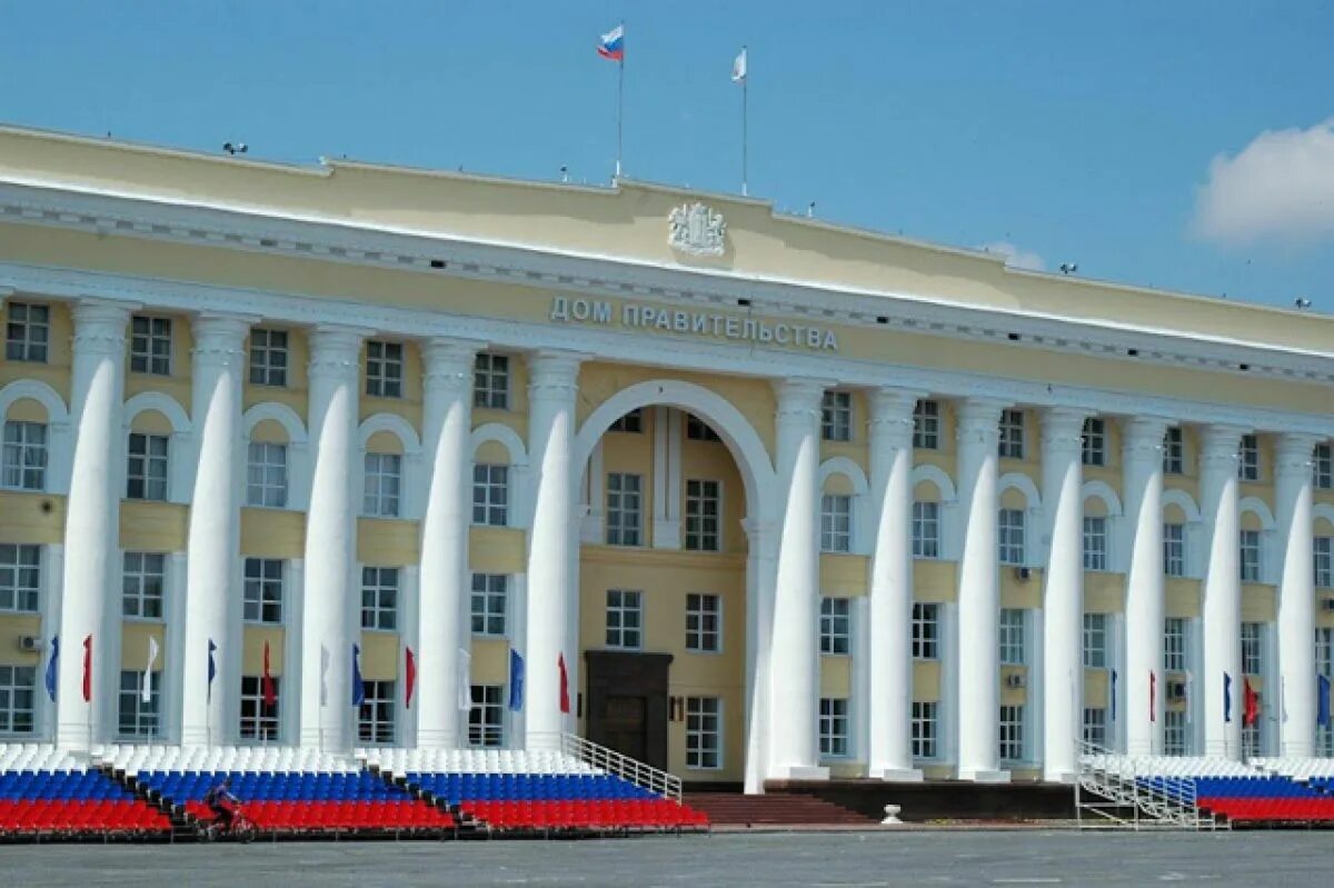 Дом правительства ульяновск. Дом правительства ульяновск. Ульяновск здание правительства. Ульяновск область правительство. Ульяновск область правительство.