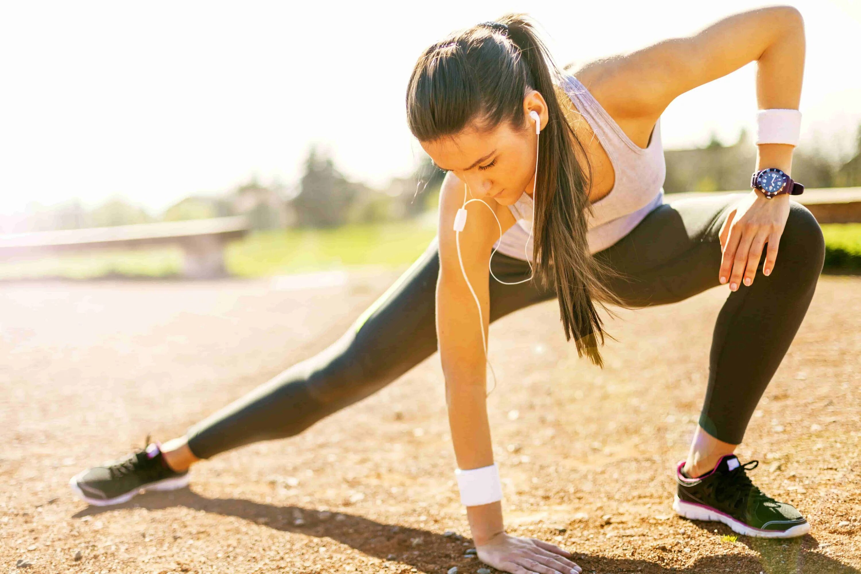 Спортивные девушки. Девушка спорт. Девушка занимается спорто. Спортивные девочки 9 лет