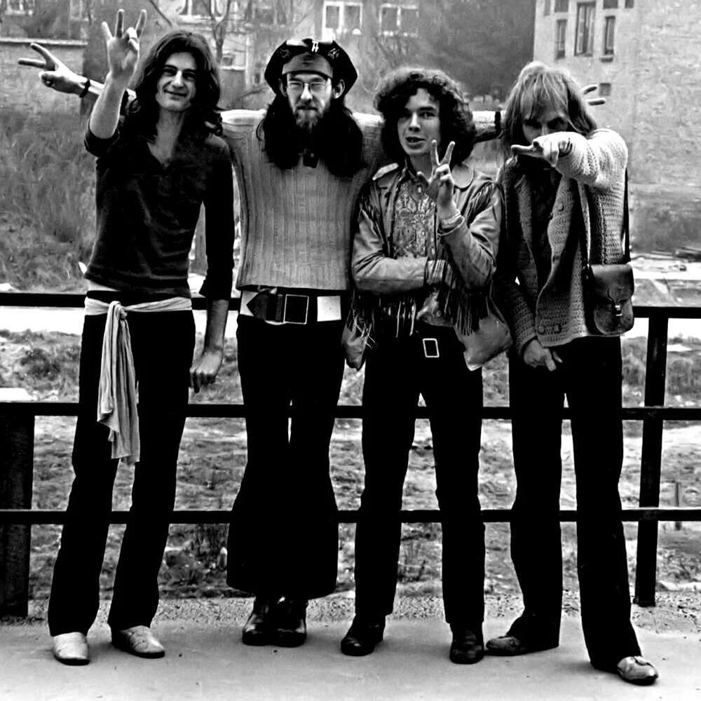 Название групп 70. Группа van der Graaf Generator. Ван дер Грааф Генератор группа фото. Van der Graaf Generation группа. Рок группы 60х.