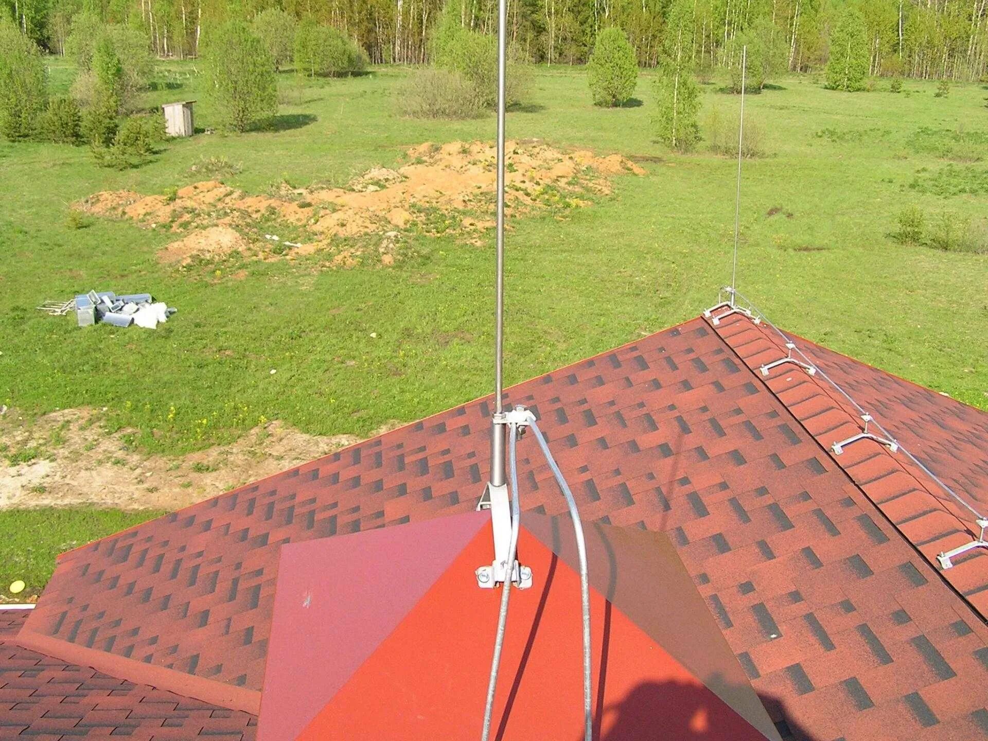 Молния отвод в частном доме своими руками. Система молниезащиты и заземления. Молниеотвод и молниеприемник заземление. Схемы молниезащиты зданий и сооружений. Молниезащитные заземлители.