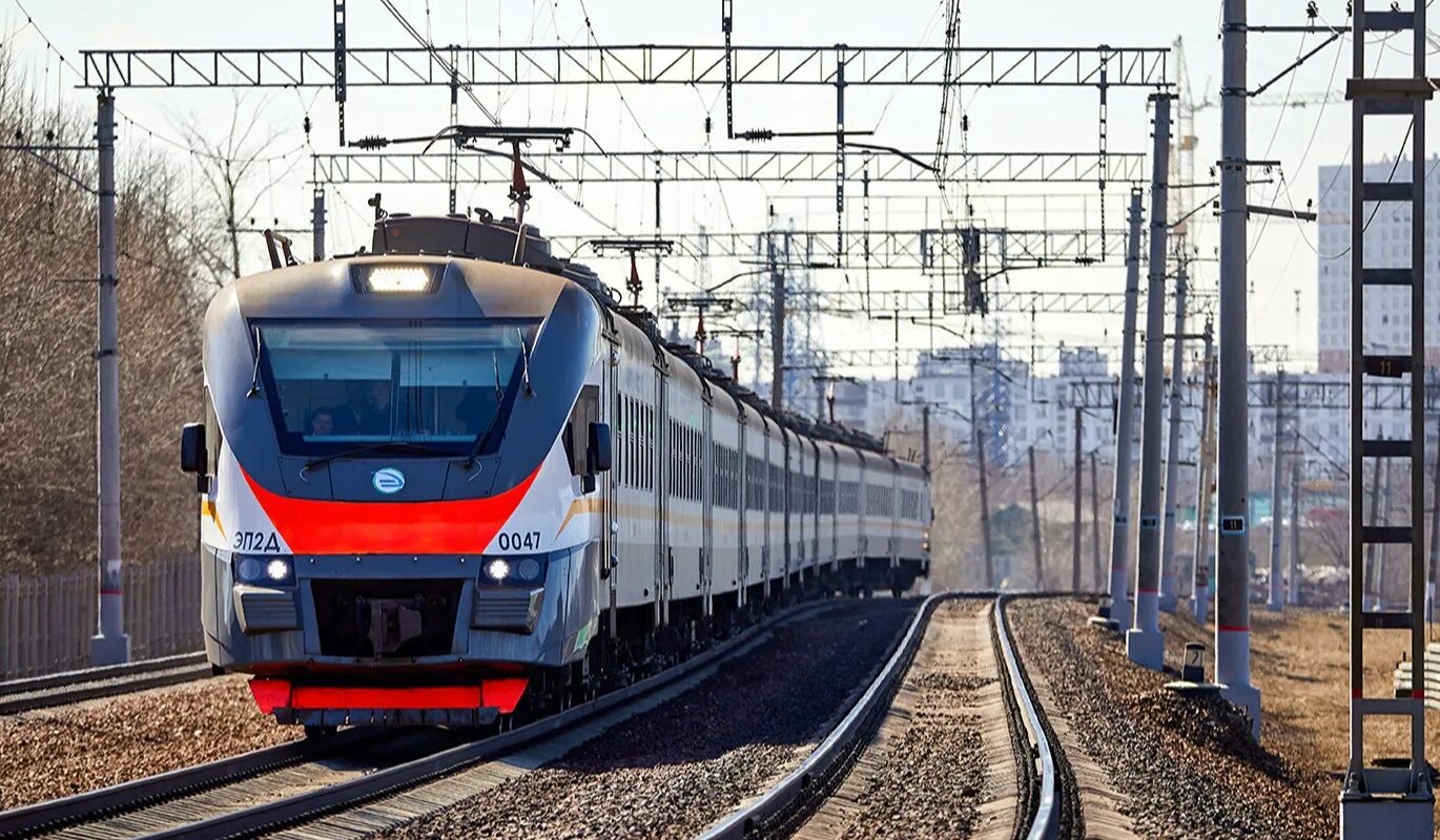 Эп2д электропоезд. Поездов Киевского направления МЖД. Поезд электричка. Пригородный поезд. Железная дорога киевского направления